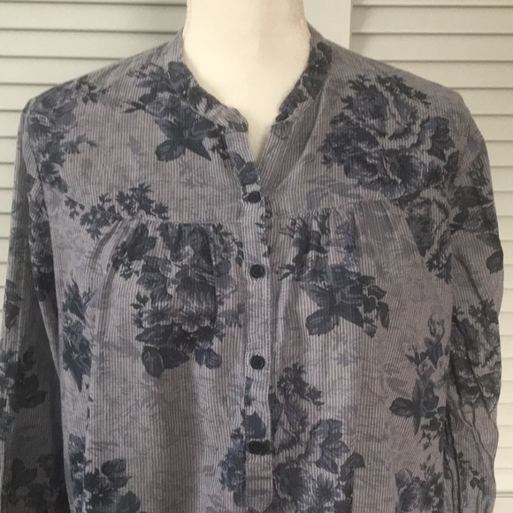 Lucky Brand Popover Flora Top - Picture 2 of 4
